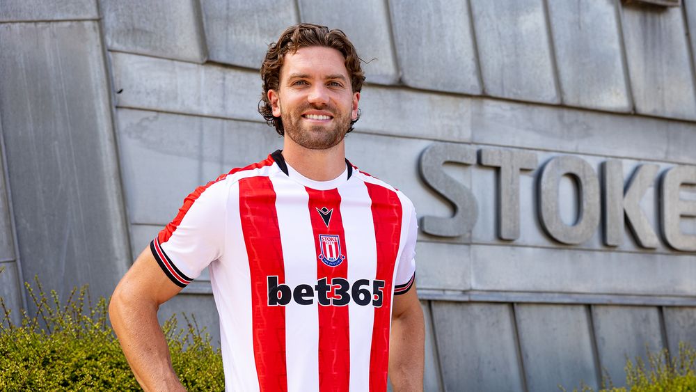 Stoke City FC - Stoke City sign striker Sam Gallagher